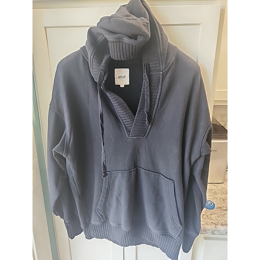 Aerie Black V-Neck Hoodie - Sz Xs‎